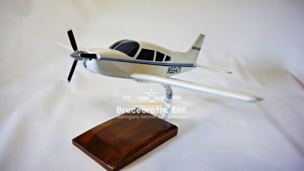 Model of Piper Arrow II PA-28R-200 with detailed craftsmanship.